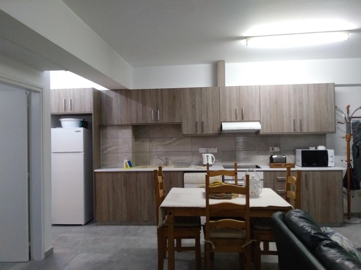 Adonis Apartment パ フォス エクステリア 写真