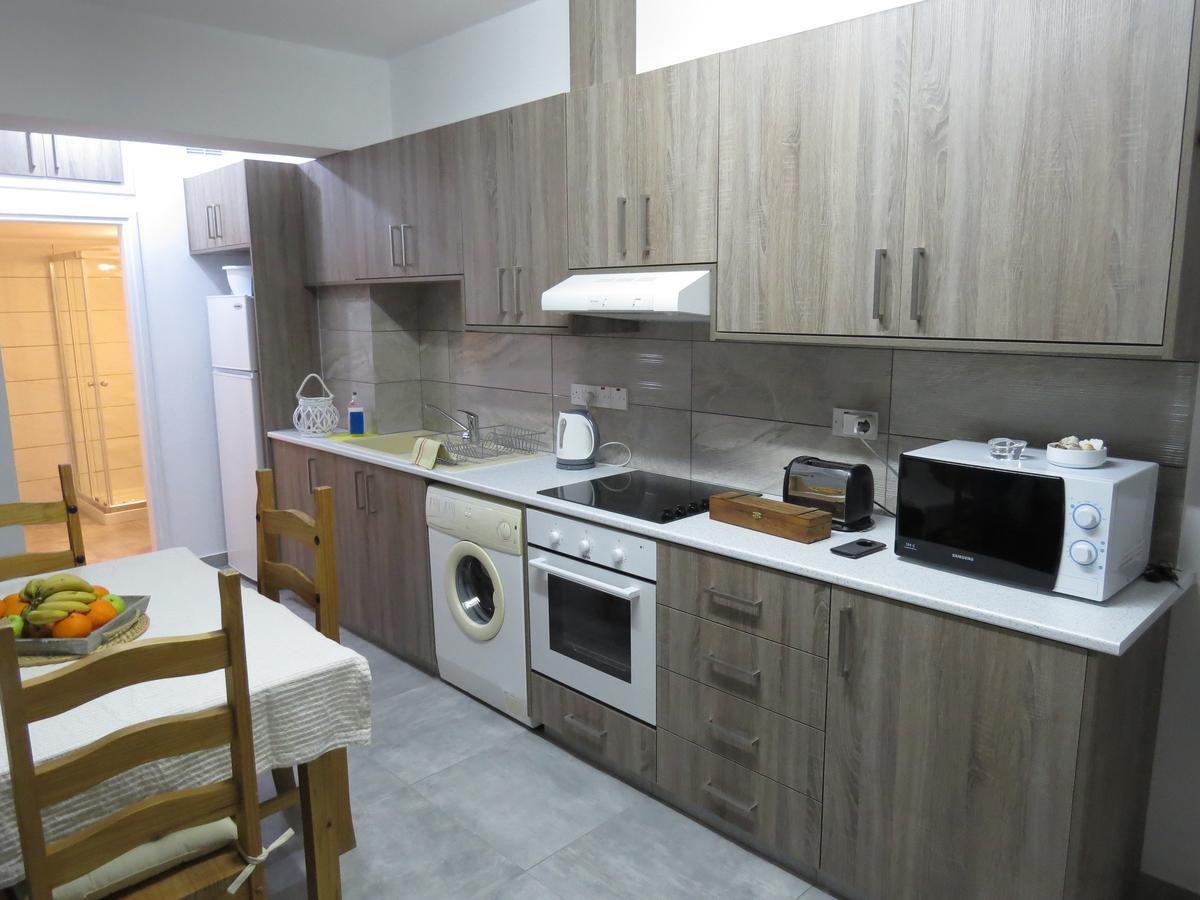 Adonis Apartment パ フォス エクステリア 写真
